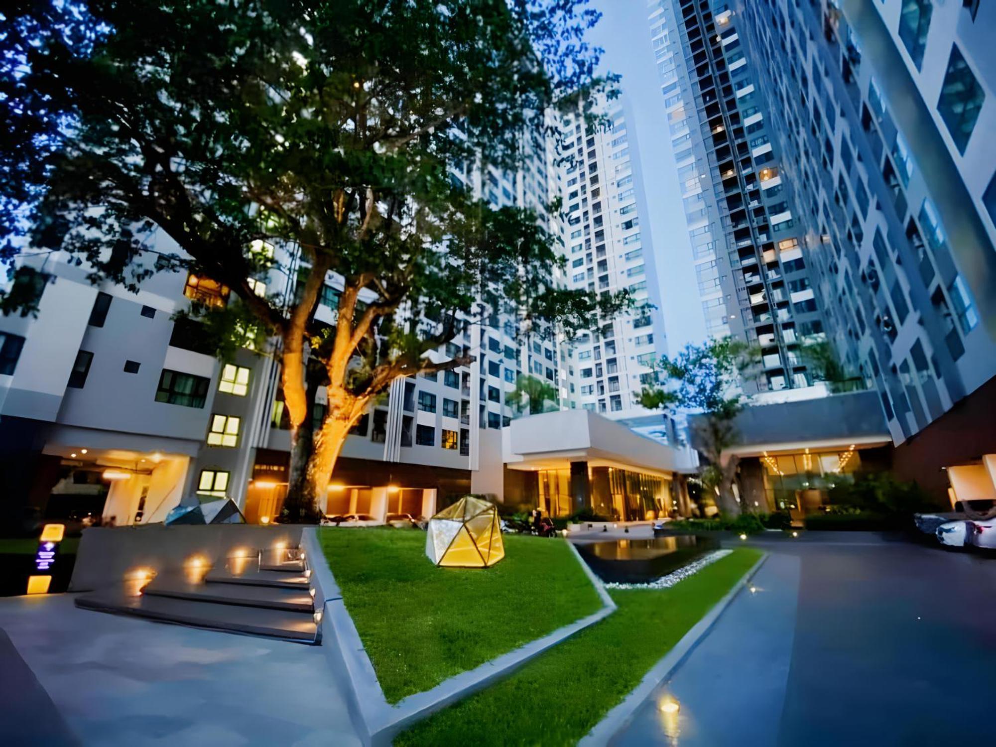 The Base Apartments At Central Паттайя Экстерьер фото